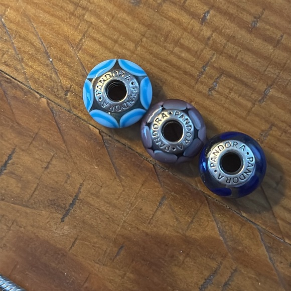 Italian PANDORA glass and PANDORA box charm - Picture 2 of 2